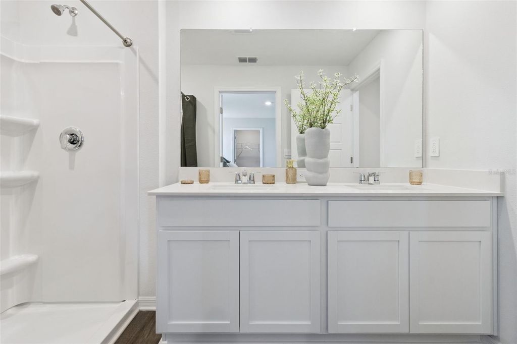 Image 25 of property listing at 219 AMBERWOOD WAY, Umatilla, FL 32784