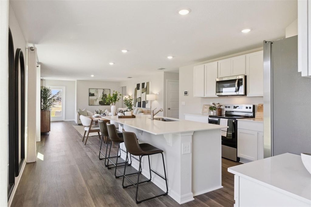 Image 10 of property listing at 219 AMBERWOOD WAY, Umatilla, FL 32784