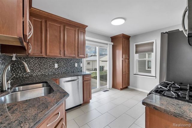 3237 Pardee Avenue, Dearborn, MI 48124