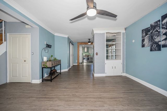 5 Ready Ave, Lowell, MA 01854