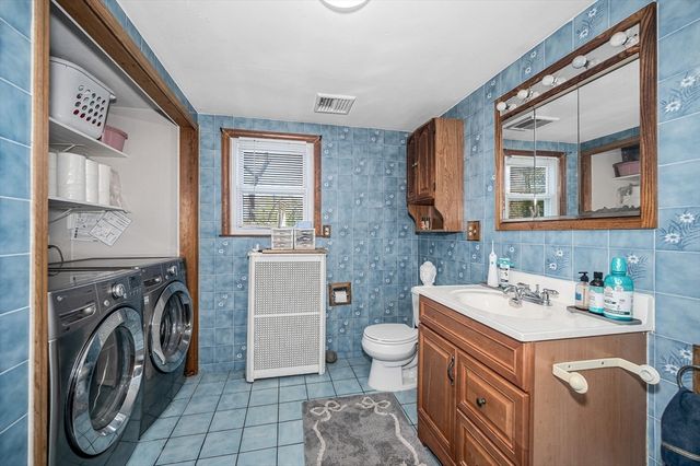 5 Ready Ave, Lowell, MA 01854