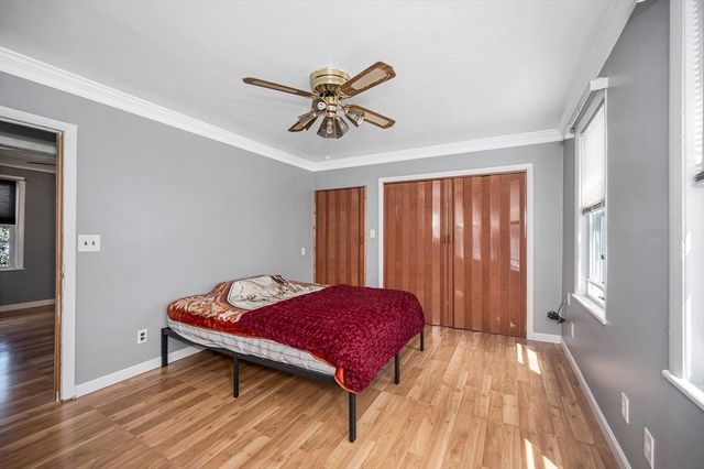 5 Ready Ave, Lowell, MA 01854