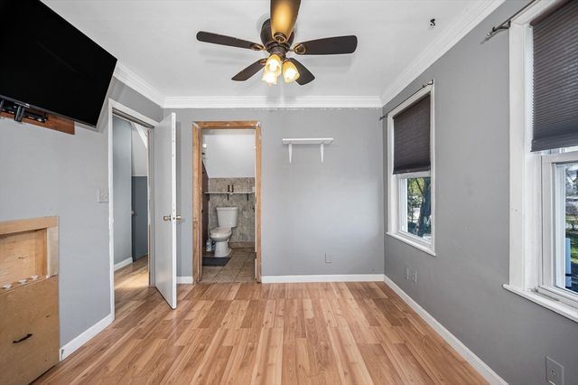 5 Ready Ave, Lowell, MA 01854