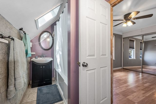 5 Ready Ave, Lowell, MA 01854