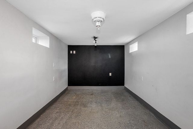 5 Ready Ave, Lowell, MA 01854