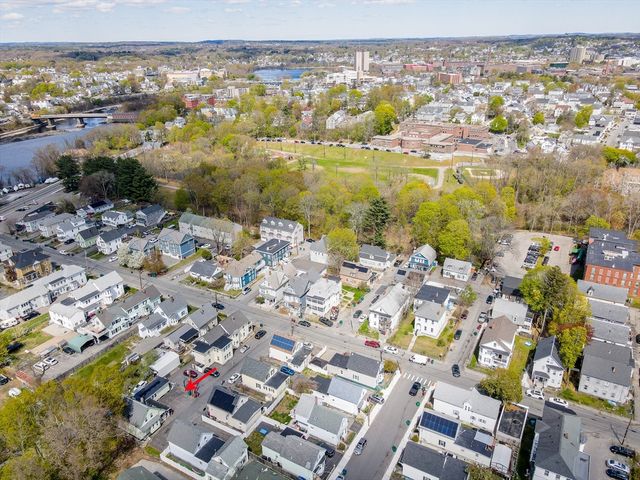 5 Ready Ave, Lowell, MA 01854