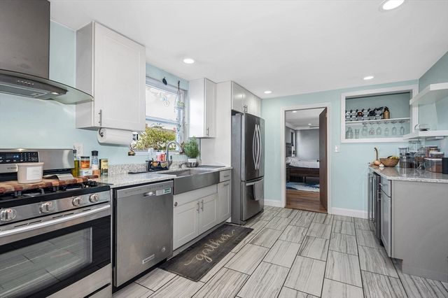 5 Ready Ave, Lowell, MA 01854