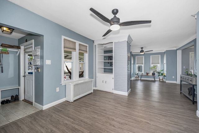 5 Ready Ave, Lowell, MA 01854
