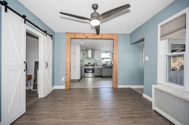 5 Ready Ave, Lowell, MA 01854