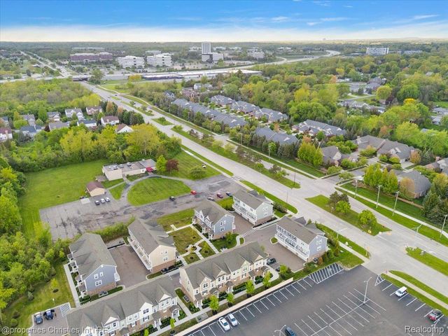 4953 Treeside Lane, Troy, MI 48098
