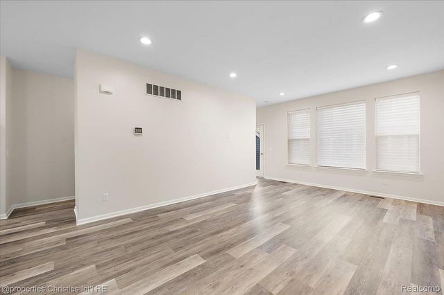 4953 Treeside Lane, Troy, MI 48098