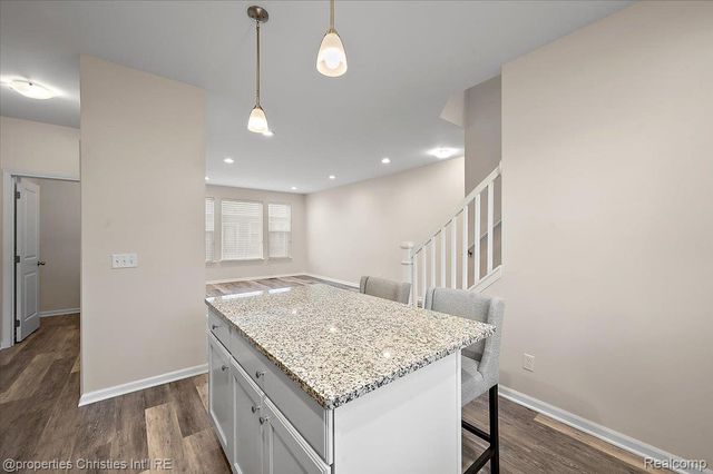 4953 Treeside Lane, Troy, MI 48098