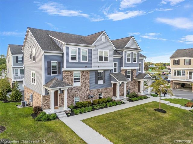 4953 Treeside Lane, Troy, MI 48098
