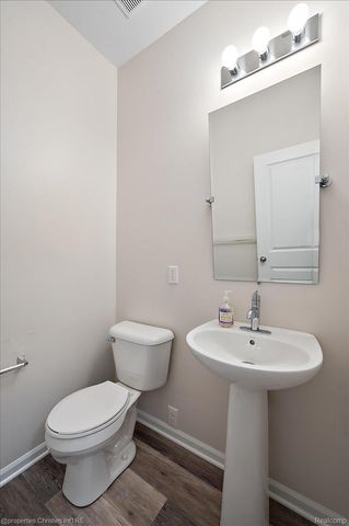 4953 Treeside Lane, Troy, MI 48098