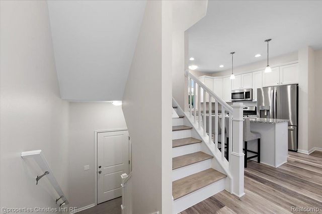 4953 Treeside Lane, Troy, MI 48098