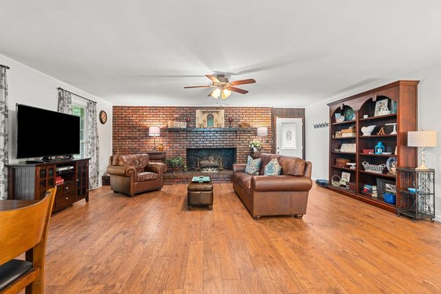 226 Maple Hill Rd, Lebanon, TN 37087