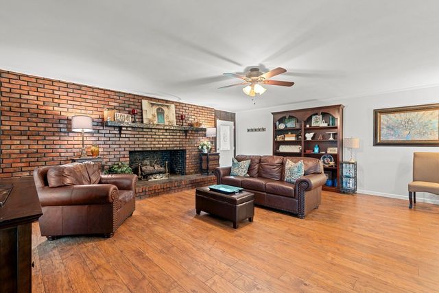226 Maple Hill Rd, Lebanon, TN 37087