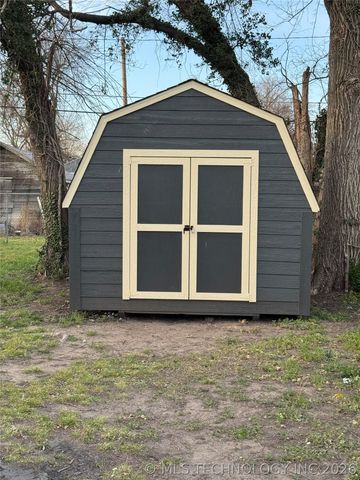 537 E Young Place, Tulsa, OK 74106