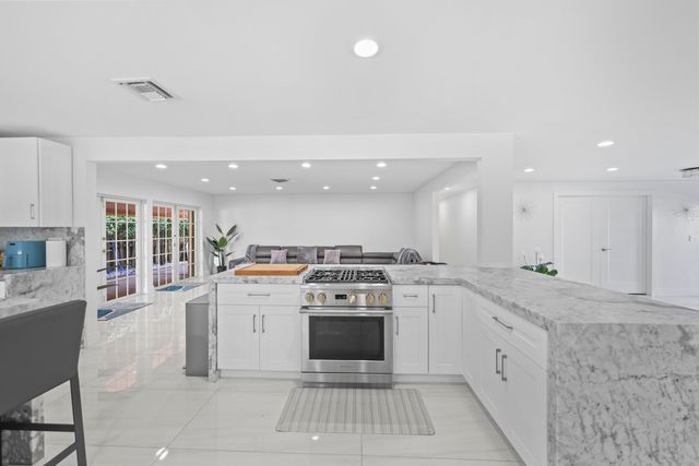 3531 NE 30th Avenue, Lighthouse Point, FL 33064
