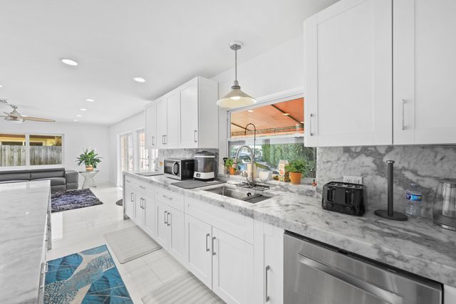 3531 NE 30th Avenue, Lighthouse Point, FL 33064