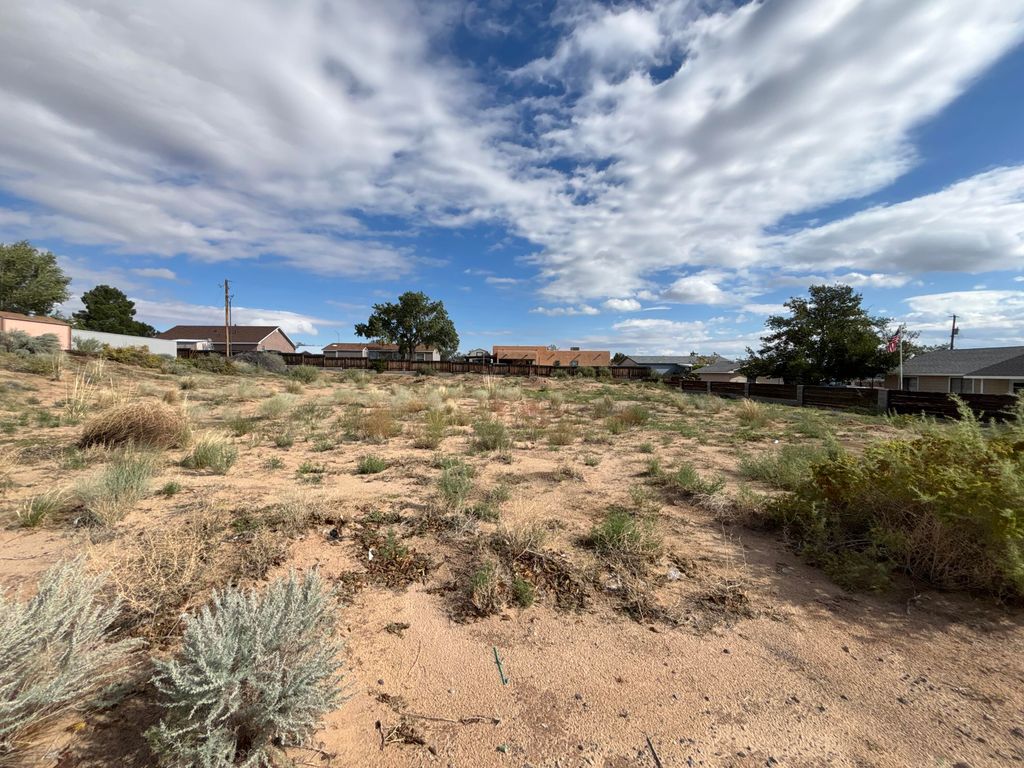 RIO GRANDE Road SW, Los Lunas, NM 87031