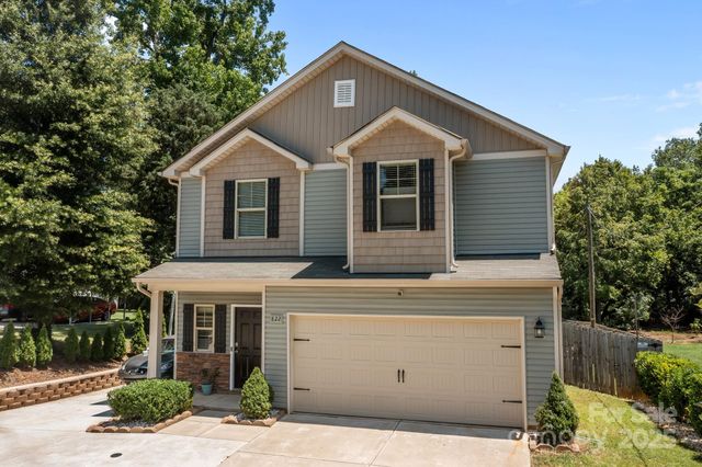 822 Lakehill Road, Charlotte, NC 28214