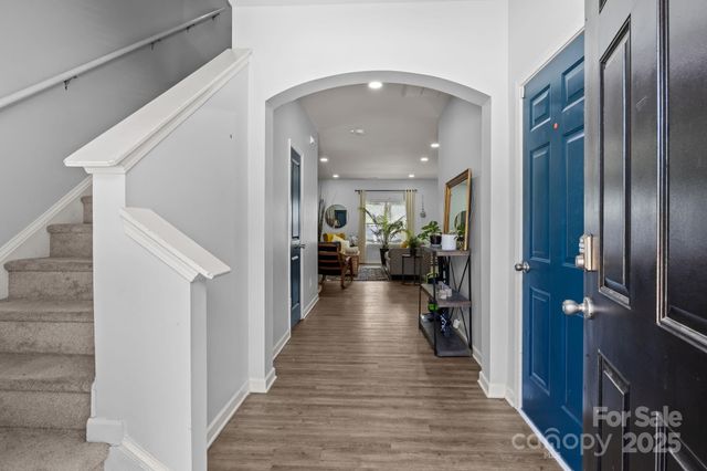 822 Lakehill Road, Charlotte, NC 28214