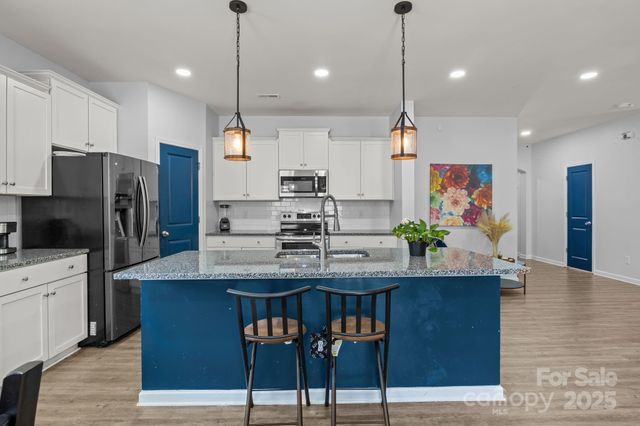 822 Lakehill Road, Charlotte, NC 28214