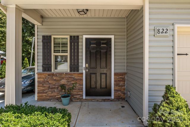 822 Lakehill Road, Charlotte, NC 28214
