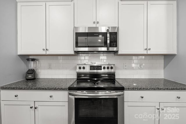 822 Lakehill Road, Charlotte, NC 28214