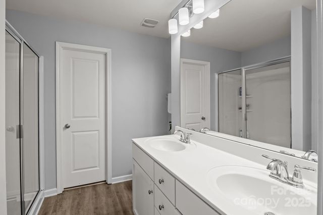 822 Lakehill Road, Charlotte, NC 28214