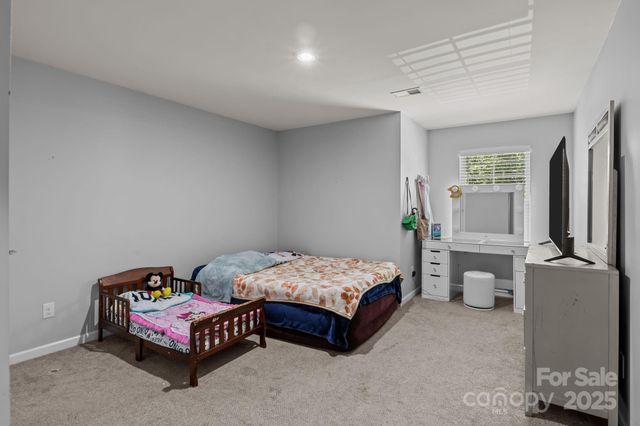 822 Lakehill Road, Charlotte, NC 28214