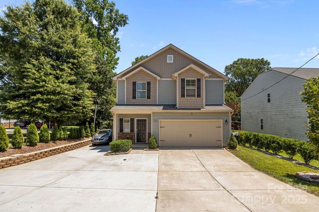 822 Lakehill Road, Charlotte, NC 28214
