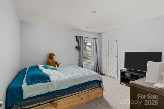 822 Lakehill Road, Charlotte, NC 28214