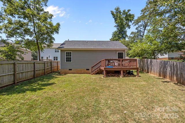 822 Lakehill Road, Charlotte, NC 28214