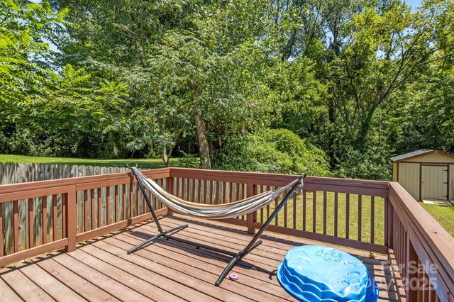 822 Lakehill Road, Charlotte, NC 28214