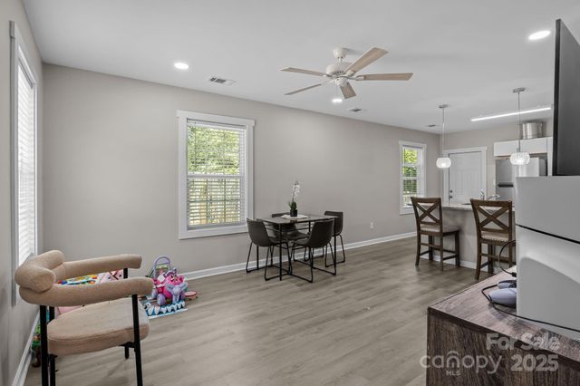 822 Lakehill Road, Charlotte, NC 28214