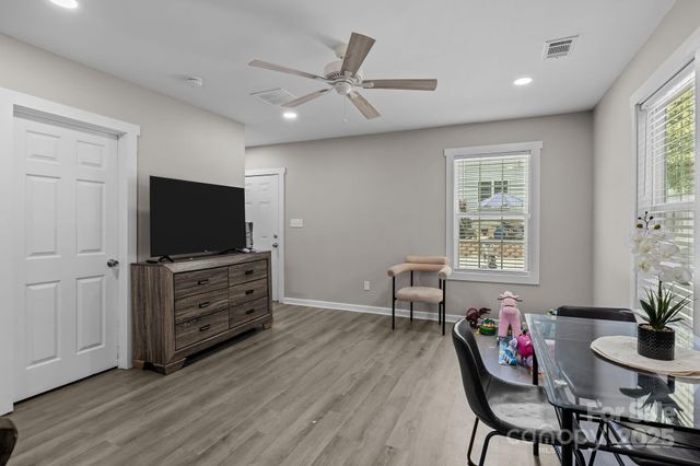 822 Lakehill Road, Charlotte, NC 28214