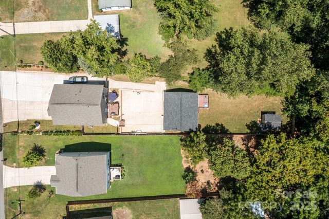 822 Lakehill Road, Charlotte, NC 28214