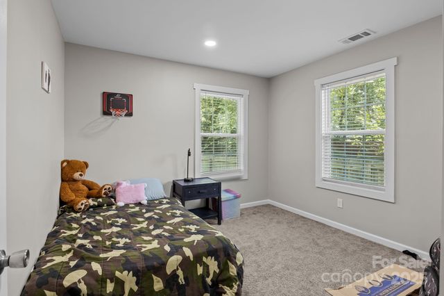 822 Lakehill Road, Charlotte, NC 28214
