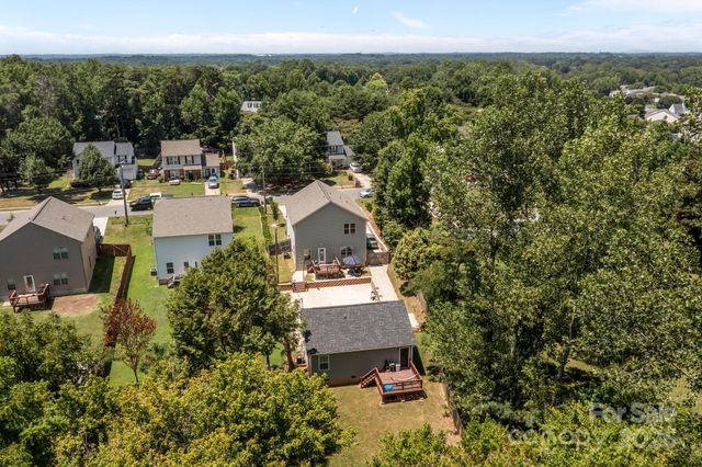 822 Lakehill Road, Charlotte, NC 28214