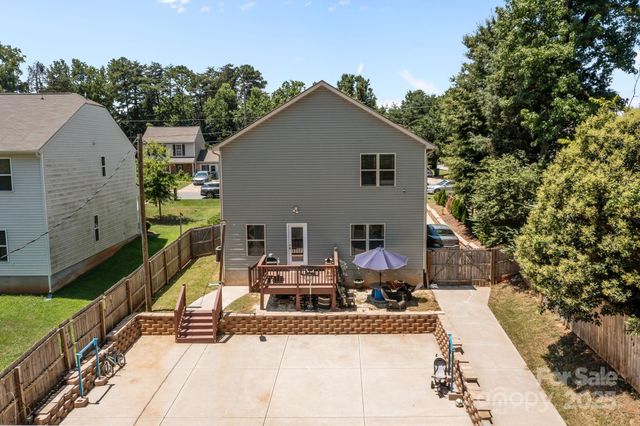 822 Lakehill Road, Charlotte, NC 28214
