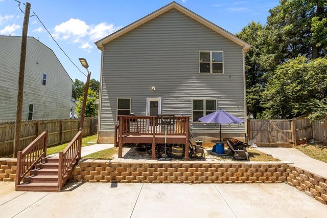 822 Lakehill Road, Charlotte, NC 28214