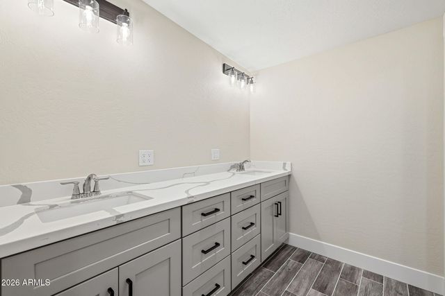 2800 S Hwy 180 --, St Johns, AZ 85936