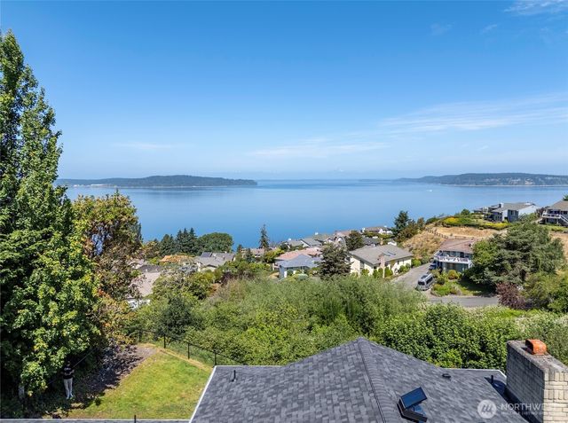 96 Kim Court, Steilacoom, WA 98388
