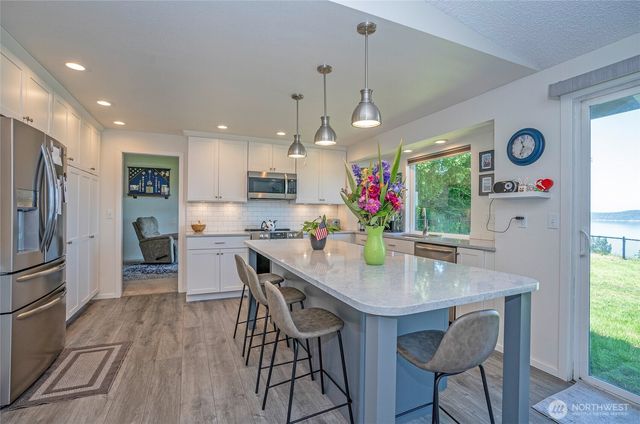 96 Kim Court, Steilacoom, WA 98388