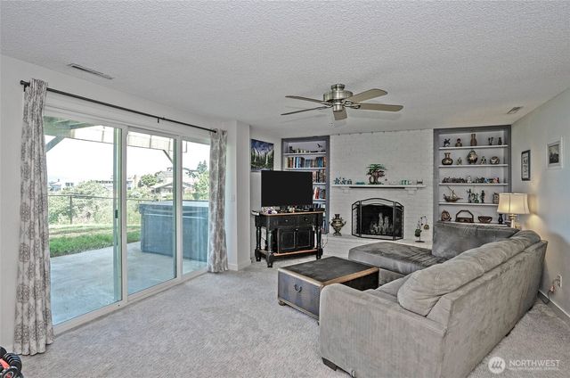96 Kim Court, Steilacoom, WA 98388