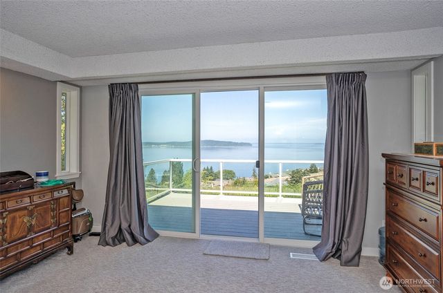 96 Kim Court, Steilacoom, WA 98388