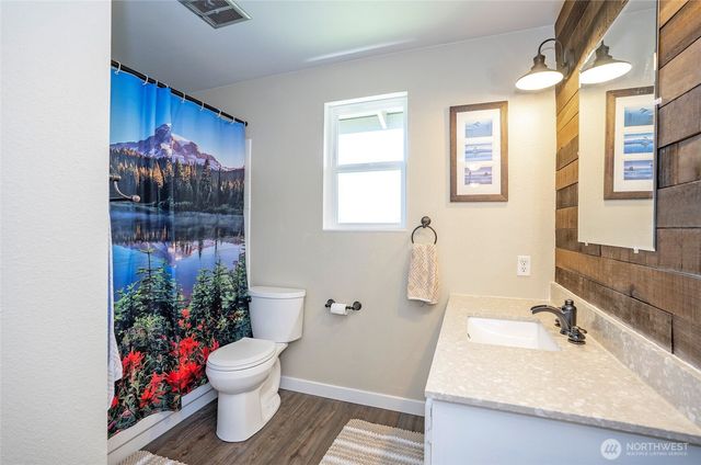 96 Kim Court, Steilacoom, WA 98388