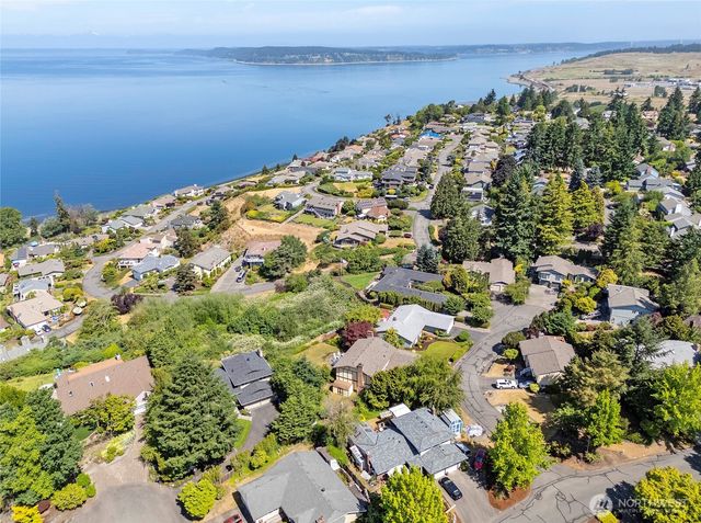 96 Kim Court, Steilacoom, WA 98388